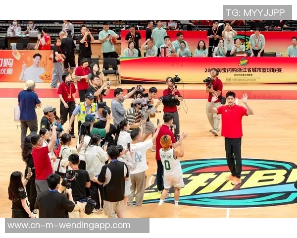 篮球对决中国与美国谁能在国际赛场上笑到最后